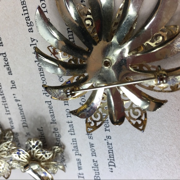 Vintage Gold Tone Filigree & Blue Enamel Set - Picture 7 of 8